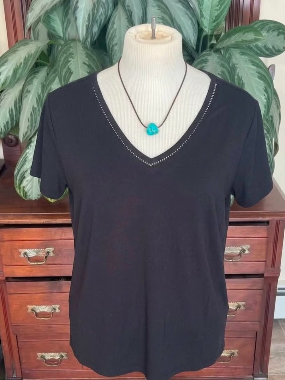 Black V-Neck Short Sleeve Tee Plus Size 2X #024